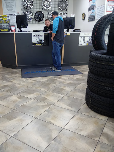 Tire Shop «Ramona Tire & Automotive Service Centers», reviews and photos, 78018 Country Club Dr, Palm Desert, CA 92211, USA