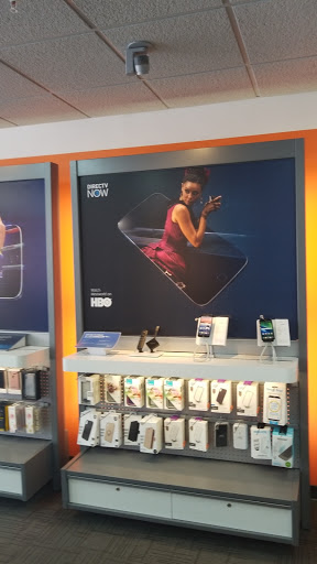 Cell Phone Store «AT&T Authorized Retailer», reviews and photos, 17100 Collins Ave #108, Sunny Isles Beach, FL 33160, USA