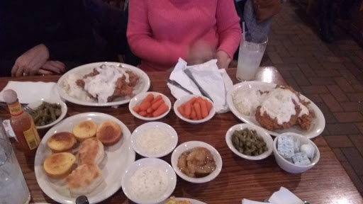 American Restaurant «Cracker Barrel Old Country Store», reviews and photos, 5706 Northridge Dr, Gurnee, IL 60031, USA