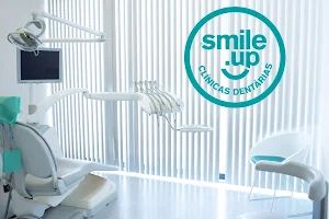 Smile.up Clinicas Dentarias Amarante image