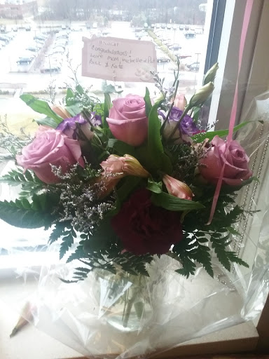 Gift Shop «Flowers By Lynn», reviews and photos, 77 Sullivan St, Wurtsboro, NY 12790, USA