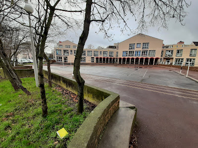 Groupe Scolaire Gaston Defferre à Créteil
