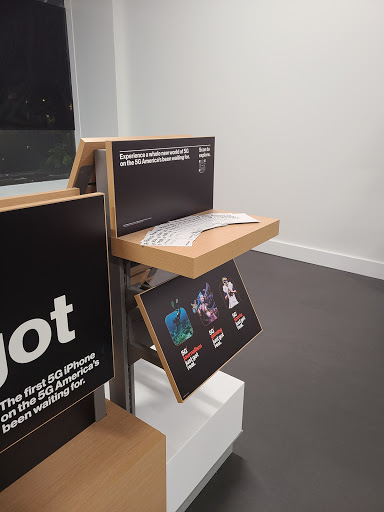 Cell Phone Store «Verizon Authorized Retailer - Wireless Zone», reviews and photos, 139 Elm St, New Canaan, CT 06840, USA