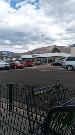 Thrift Store «Goodwill Industries of New Mexico - Juan Tabo - GoodBuys 99¢ Store», reviews and photos