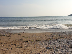 Photo de Wembury beach entouré de montagnes