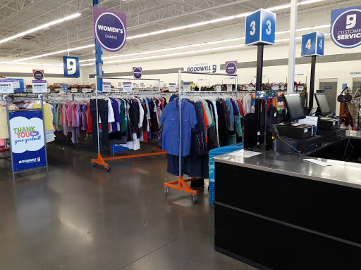 Thrift Store «99th & Camelback Goodwill Retail Store & Donation Center», reviews and photos, 10005 W Camelback Rd, Phoenix, AZ 85037, USA