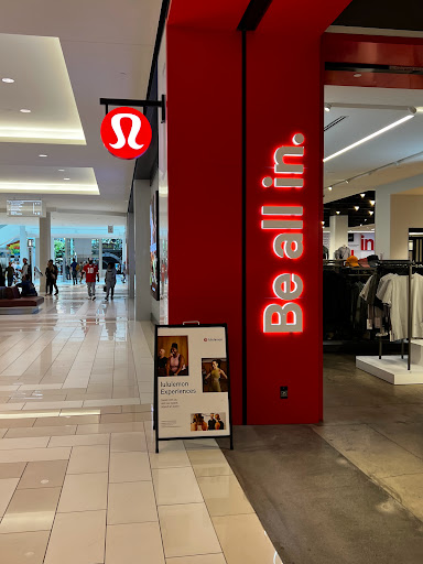 Sportswear Store «lululemon athletica», reviews and photos, 152 South Avenue, Bloomington, MN 55425, USA
