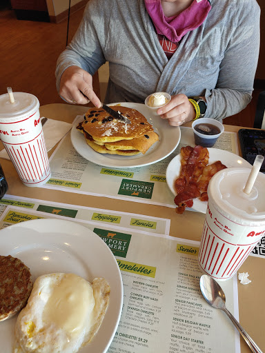 American Restaurant «Newport Creamery», reviews and photos, 296 County Rd, Barrington, RI 02806, USA