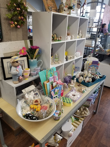 Thrift Store «Second Edition Resale Shop», reviews and photos, 12505 NW Cornell Rd #13, Portland, OR 97229, USA