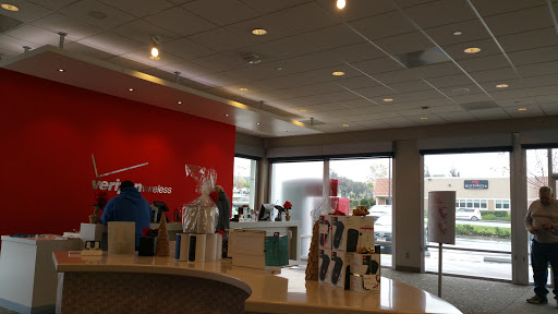 Cell Phone Store «Verizon», reviews and photos, 1189 Admiral Callaghan Ln, Vallejo, CA 94591, USA