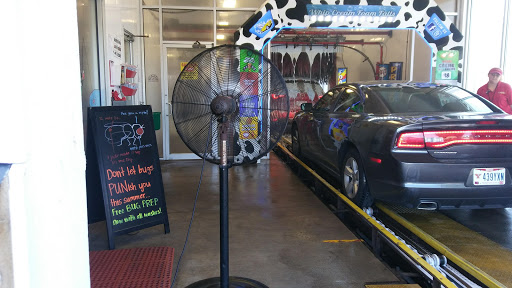 Car Wash «Moo Moo Car Wash», reviews and photos, 904 W 5th Ave, Columbus, OH 43212, USA