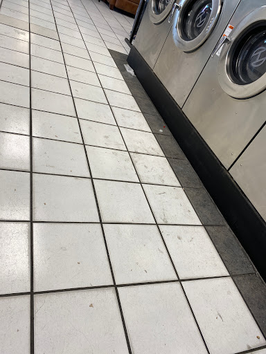 Laundromat «Laundry Basket 24-Hour Laundromat», reviews and photos, 5108 N 19th Ave, Phoenix, AZ 85015, USA