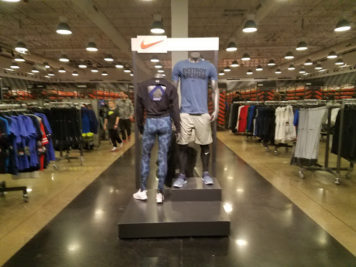 Sporting Goods Store «Nike Factory Store», reviews and photos, 6170 Grand Ave #569, Gurnee, IL 60031, USA