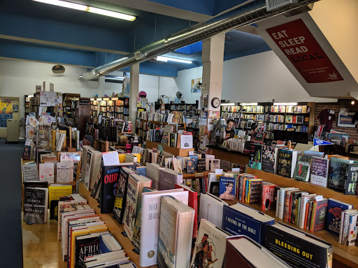 Book Store «Small World Books», reviews and photos, 1407 Ocean Front Walk, Venice, CA 90291, USA