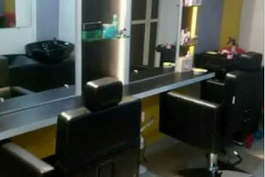 RK Salon's & Academy image