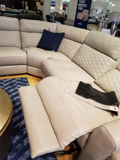 Furniture Store «American Signature Furniture», reviews and photos, 1924 W International Speedway Blvd, Daytona Beach, FL 32114, USA