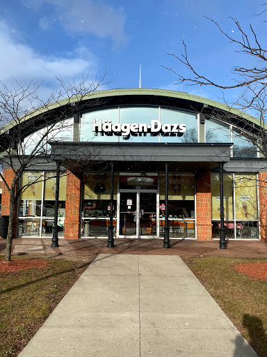 Shopping Mall «Shoppes At North Brunswick», reviews and photos, 522 Shoppes Blvd, North Brunswick Township, NJ 08902, USA