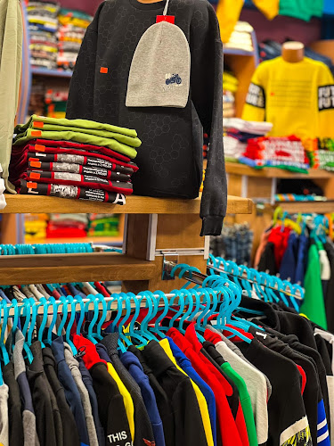 Comentarii opinii despre Малките Гъзарчета