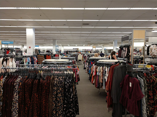 Department Store «Nordstrom Rack Woodfield», reviews and photos, 1520 E Golf Rd, Schaumburg, IL 60173, USA