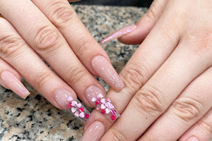 Famous Nails