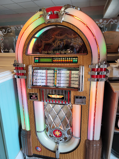 Dessert Shop «Beaches & Cream Soda Shop», reviews and photos, 1800 Epcot Resorts Blvd, Orlando, FL 32830, USA