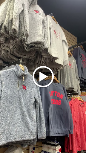 Sportswear Store «Rally House Rookwood», reviews and photos, 2705 Edmondson Rd, Cincinnati, OH 45209, USA