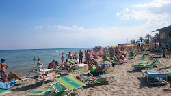 Photo de Metaponto Lido beach avec rivage droit, long