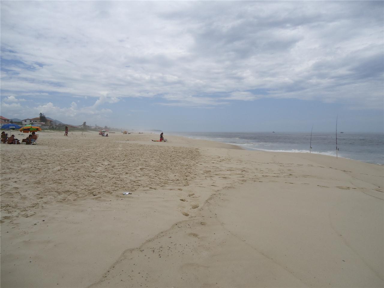 Fotografie cu Praia de Guaratiba - locul popular printre cunoscătorii de relaxare