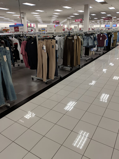 Shopping Mall «North Hanover Mall», reviews and photos, 1155 Carlisle St, Hanover, PA 17331, USA