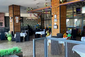 Restaurant Al Mida مطعم المِيدة image