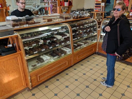 Shopping Mall «Birch Run Premium Outlets», reviews and photos, 12240 S Beyer Rd, Birch Run, MI 48415, USA