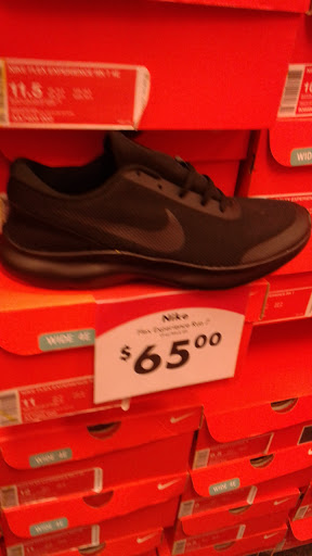 Shoe Store «Shoe Carnival», reviews and photos, 1920 N Dixie Hwy, Elizabethtown, KY 42701, USA