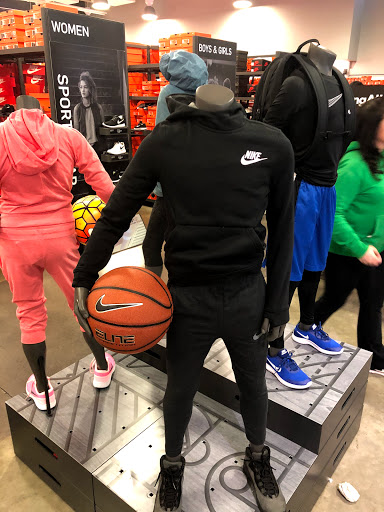 Sporting Goods Store «Nike Factory Store», reviews and photos, 20 Killingworth Tpke #155, Clinton, CT 06413, USA