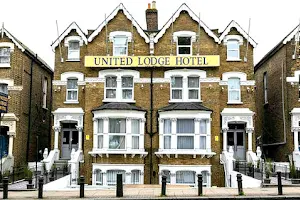 United Lodge Hotel & Apartments image