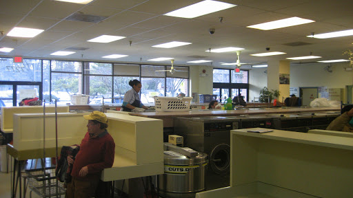 Dry Cleaner «Springfield Plaza Laundromat & Cleaners», reviews and photos, 7277 Commerce St, Springfield, VA 22150, USA