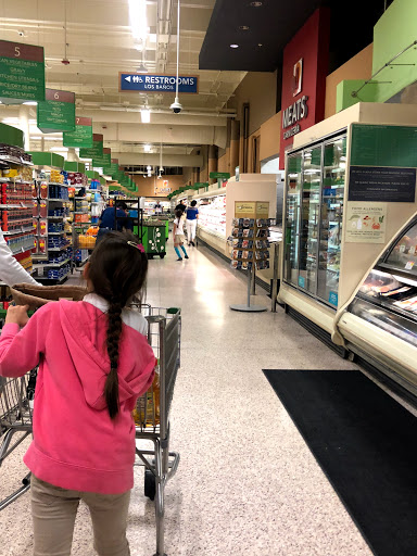 Supermarket «Publix Super Market at Plaza De Leon», reviews and photos, 106 Ponce De Leon Blvd, Miami, FL 33135, USA
