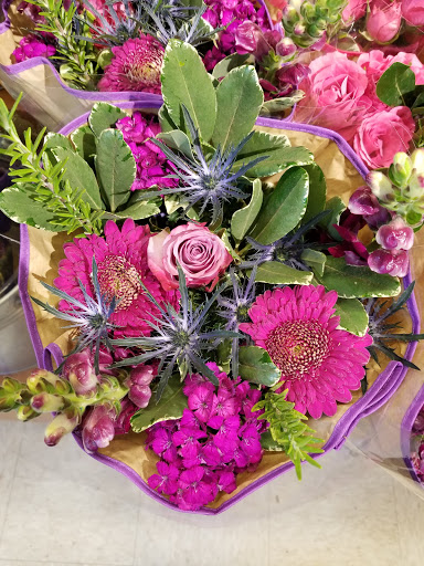 Grocery Store «New Seasons Market Arbor Lodge», reviews and photos, 6400 N Interstate Ave, Portland, OR 97217, USA