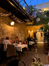 Atmosphère du Restaurant français La Cuisine des Anges à Saint-Rémy-de-Provence - n°14
