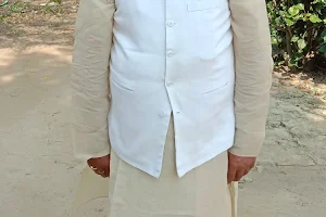 Dr. B.D. Tiwari image