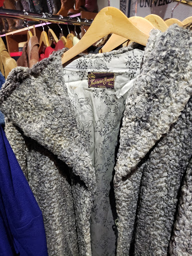 Record Store «POPS Resale», reviews and photos, 1423 Leestown Rd B, Lexington, KY 40511, USA