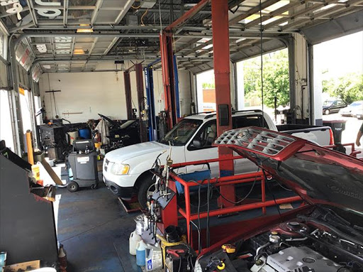 Auto Repair Shop «Main Guys Auto and Tire Repair», reviews and photos, 6301 Main St, Downers Grove, IL 60516, USA