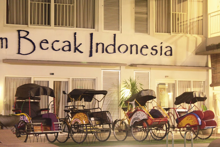 Menelusuri Keindahan Perjalanan di Indonesia: Mengunjungi Museum Becak dan Tempat Menarik Lainnya