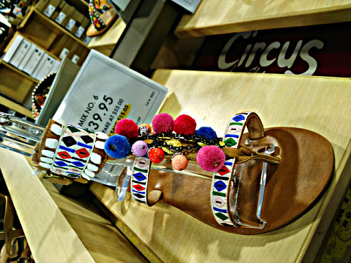 Shoe Store «DSW Designer Shoe Warehouse», reviews and photos, 2100 Park Manor Blvd, Pittsburgh, PA 15205, USA