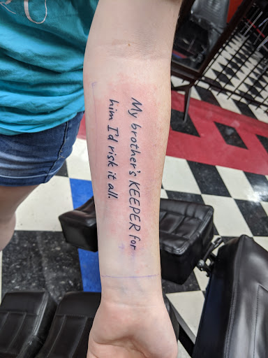 Tattoo Shop «Artistry In Motion», reviews and photos, 230 E Walnut St, North Vernon, IN 47265, USA