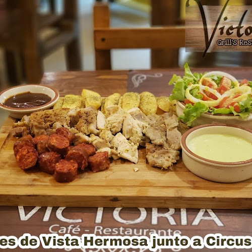 Opiniones de Victoria Grill Restaurant en Santo Domingo de los Colorados - Restaurante