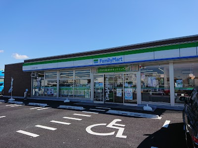 ファミリーマート 北名古屋六ツ師店