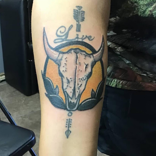 Tattoo Shop «Black Pearl Tattoo and Piercing», reviews and photos, 685 Corporate Dr # B, Houma, LA 70360, USA