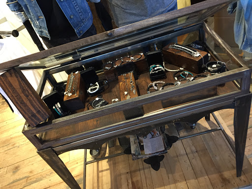 Clothing Store «E Street Denim Co Inc», reviews and photos, 1876 1st St, Highland Park, IL 60035, USA