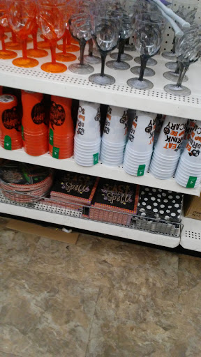 Dollar Store «Dollar Tree», reviews and photos, 14804 Olympic Dr, Clearlake, CA 95422, USA