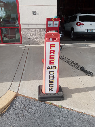 Tire Shop «Discount Tire Store - Lakeland, FL», reviews and photos, 6975 US Hwy 98 N, Lakeland, FL 33809, USA